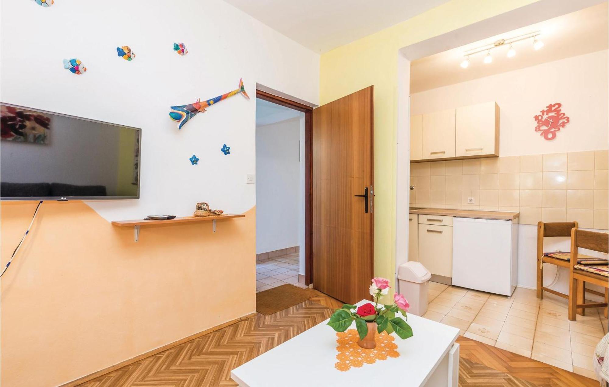 Stunning Apartment In Barbat-Rab With Wifi Barbat na Rabu Exterior photo