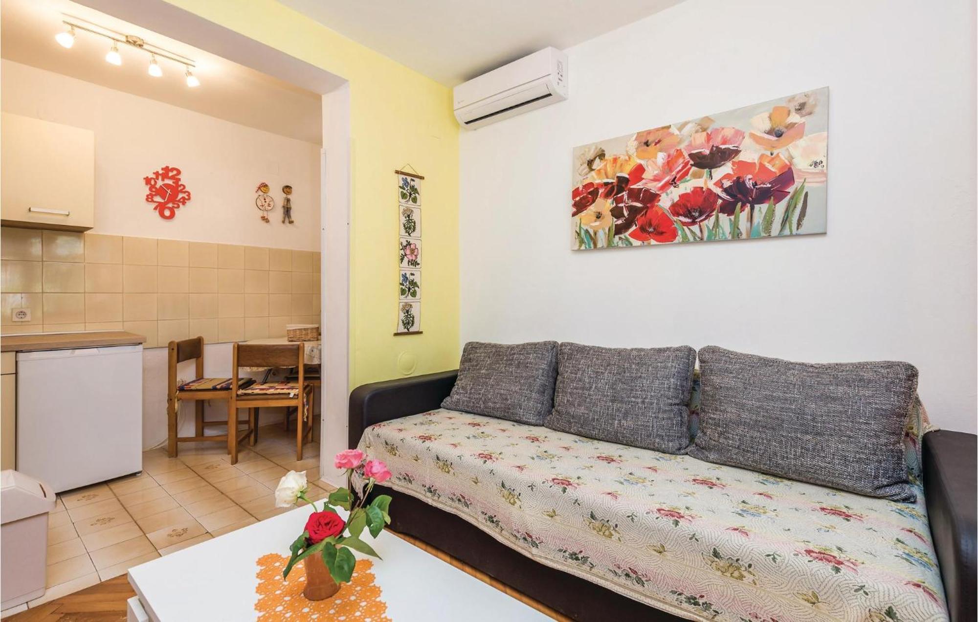 Stunning Apartment In Barbat-Rab With Wifi Barbat na Rabu Exterior photo